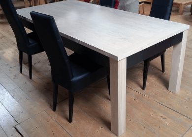 Table fixe CONTEMPORAINE - Métal et bois de chêne massif  situtation